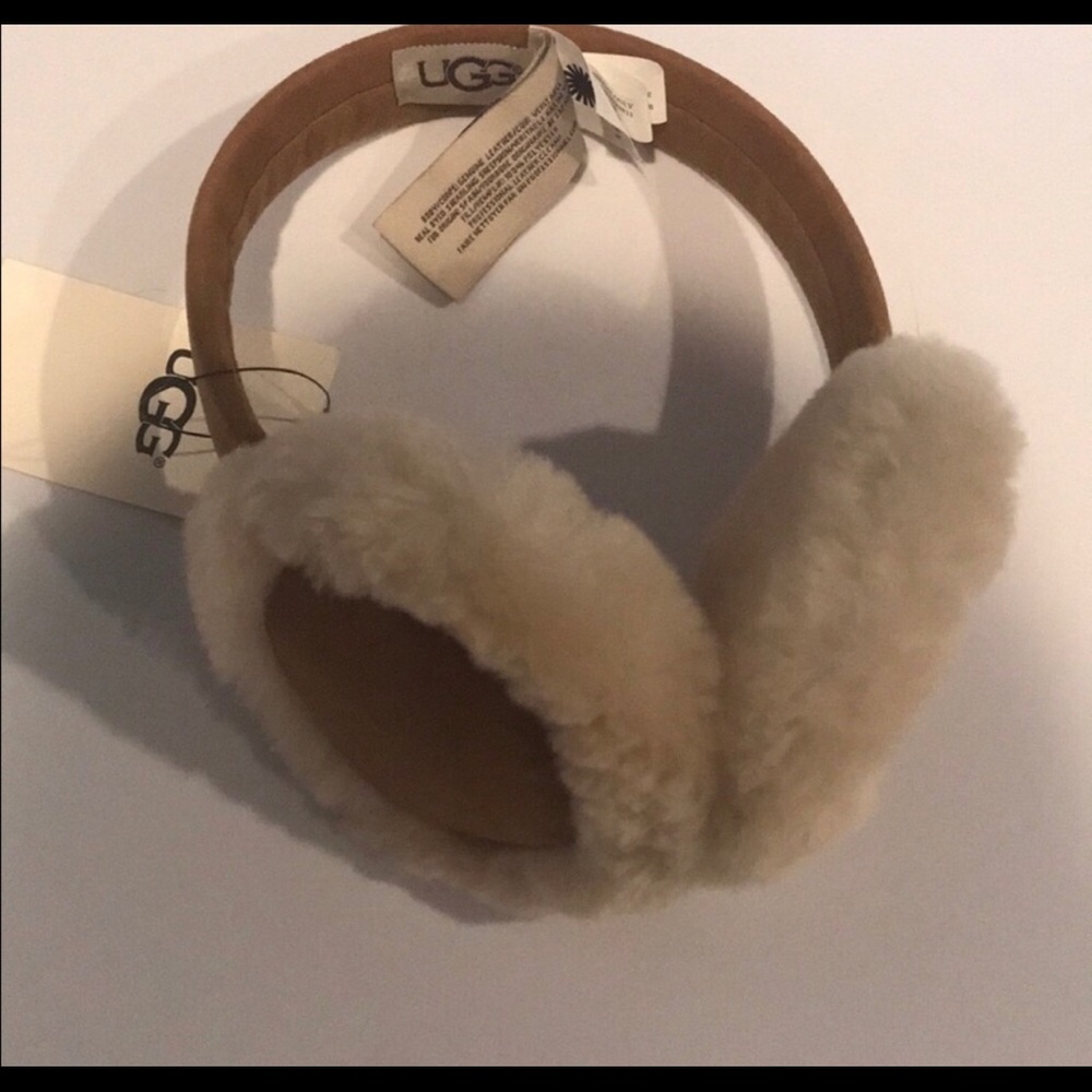 Ugg earmuff she brand new